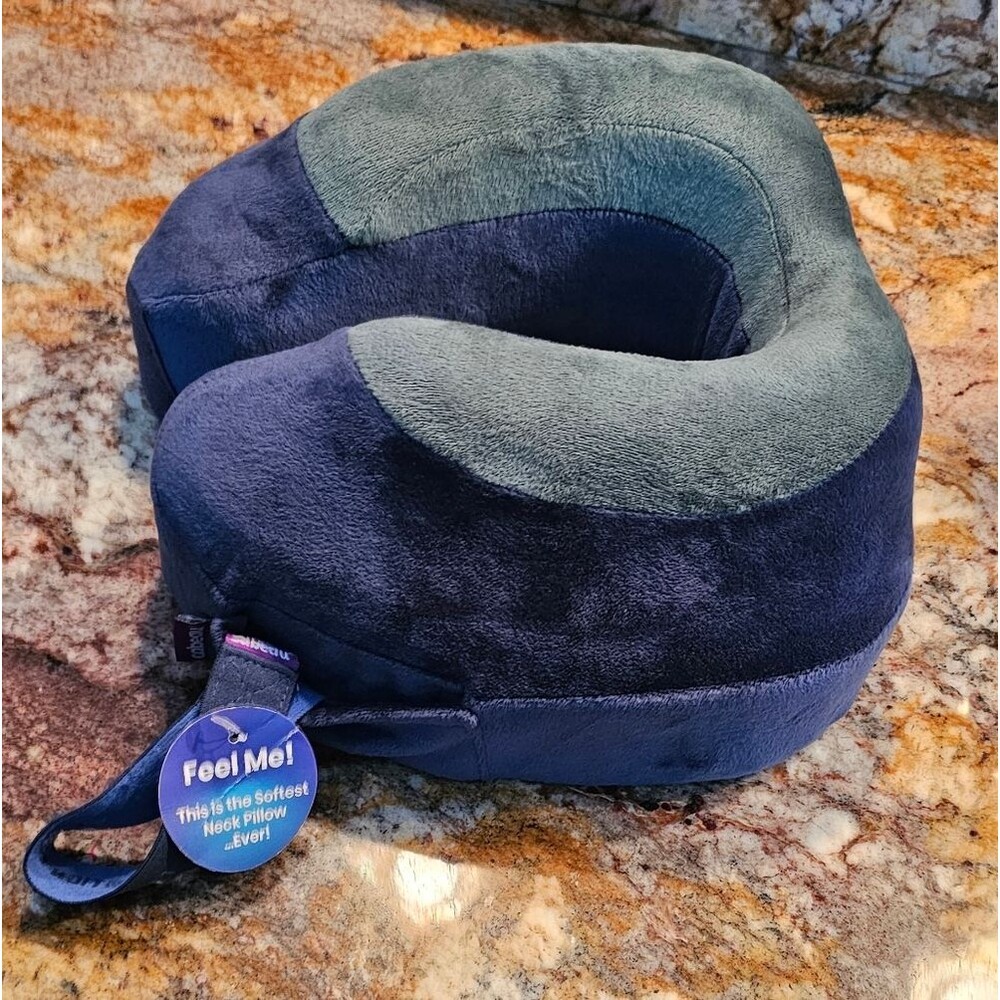 NWT Cabeau Evolution Earth Travel Pillow - Picture 3 of 3